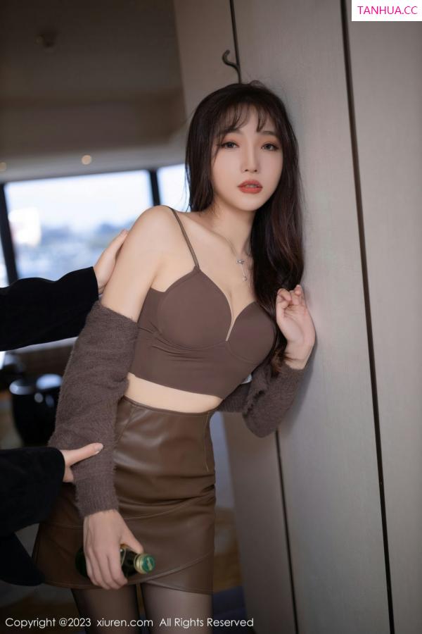 陆萱萱  [XiuRen]高清写真图 2023.01.19 No.6165 陆萱萱 醉酒调教第4张图片